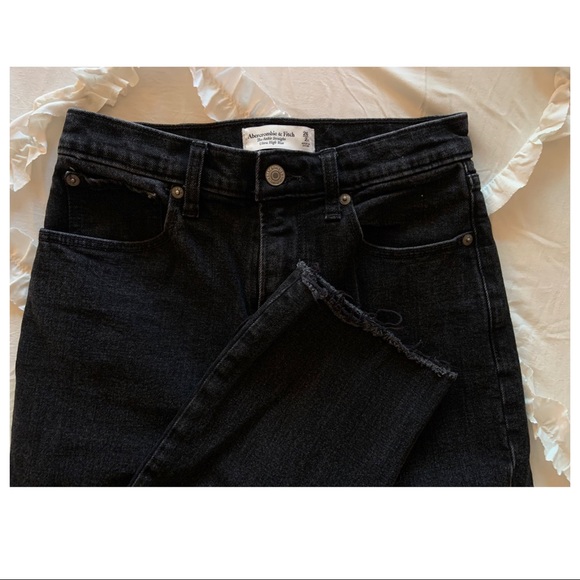 Abercrombie Ultra High Rise Ankle Pant - Picture 6 of 6